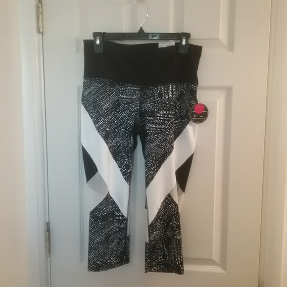 NWT  Performance Capris XXL Final Price *Last 1 - Picture 2 of 5